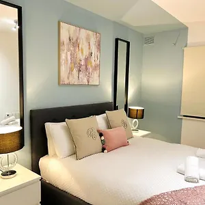 luxury-flat-at-temple-bar.dublin-hotelsweb.com/