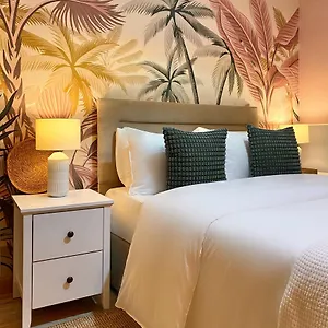 blush-jungle.dublin-hotelsweb.com/